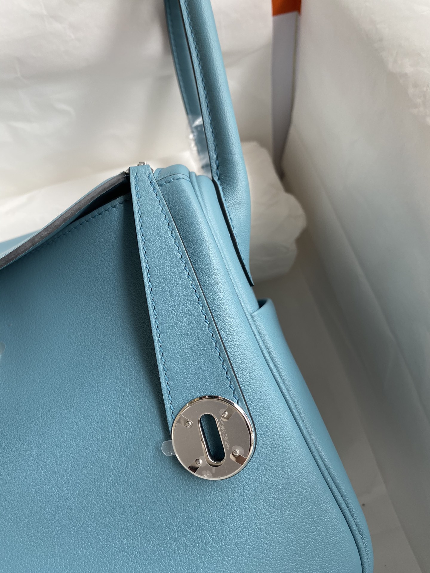 Hermes Lindy 26cm Handbag Shoulder Bag In Azure Blue Swift Leather